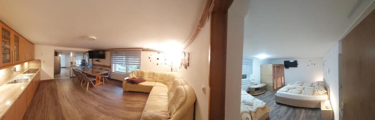 Apartma Na Ravnicah ツェルクノ エクステリア 写真
